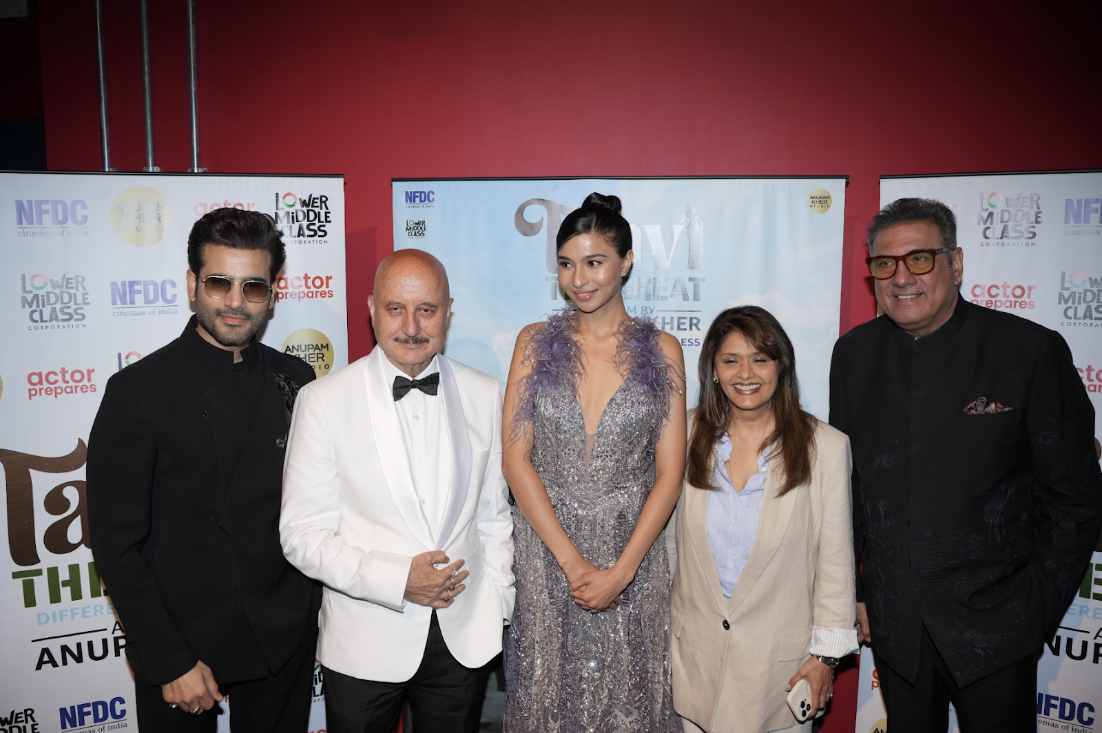 anupam-kher-s-tanvi-the-great-premieres-in-the-uk-at-anil-agarwal